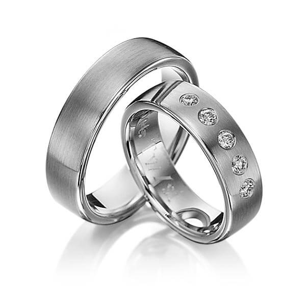 Pair classic wedding bands in Ring dark grey gold 585 , Inlay dark grey gold 585 with in total 0,25 ct. brilliant tw,si by Eternal Touch - Y-1154-3 Pair classic wedding bands in Ring dark grey gold 585 , Inlay dark grey gold 585 with in total 0,25 ct. brilliant tw,si by Eternal Touch - Y-1154-3