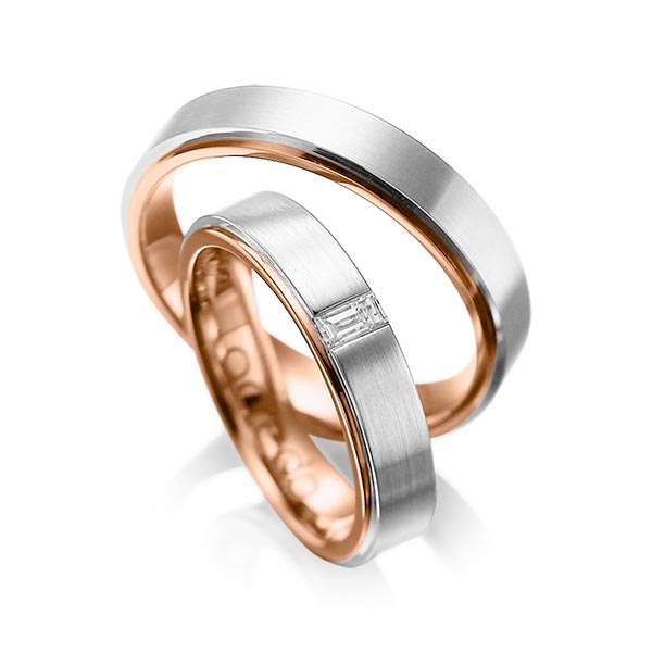 Set Bicolor trouwringen in buiten platina 950 , binnen roodgoud 18 kt. met in totaal 0,12 ct. Baguette-Diamant tw,vs van acredo - A-1054-4 Set Bicolor trouwringen in buiten platina 950 , binnen roodgoud 18 kt. met in totaal 0,12 ct. Baguette-Diamant tw,vs van acredo - A-1054-4