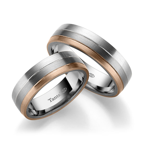 Set Bicolor trouwringen in inside Tantalum , outside roodgoud 14 kt. Tantalum witgoud 14 kt. - UQ-1098-4 Set Bicolor trouwringen in inside Tantalum , outside roodgoud 14 kt. Tantalum witgoud 14 kt. - UQ-1098-4