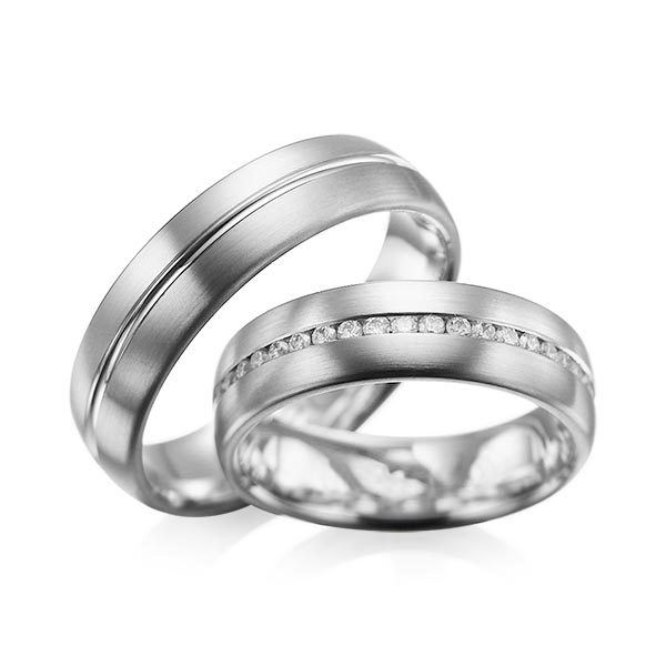 Set Klassieke Memoire-trouwringen in grijsgoud 14 kt. volledig gezet met in totaal 0,615 ct. Briljant tw/si van acredo - A-1031-13 Set Klassieke Memoire-trouwringen in grijsgoud 14 kt. volledig gezet met in totaal 0,615 ct. Briljant tw/si van acredo - A-1031-13