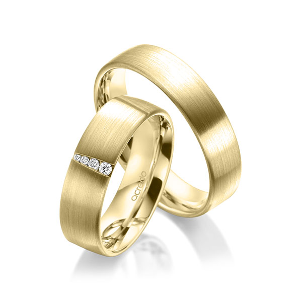 Set klassieke trouwringen in buiten geelgoud 14 kt. , binnen geelgoud 14 kt. met in totaal 0,048 ct. Briljant tw/si van acredo - A-1950-6 Set klassieke trouwringen in buiten geelgoud 14 kt. , binnen geelgoud 14 kt. met in totaal 0,048 ct. Briljant tw/si van acredo - A-1950-6