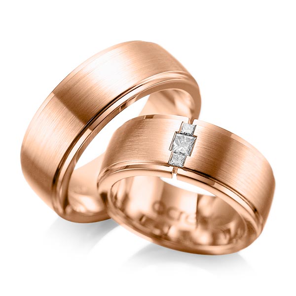 Set Klassieke trouwringen in buiten roodgoud 14 kt. , binnen roodgoud 14 kt. met in totaal 0,21 ct. Princess-Diamant tw/si van acredo - A-1087-8 Set Klassieke trouwringen in buiten roodgoud 14 kt. , binnen roodgoud 14 kt. met in totaal 0,21 ct. Princess-Diamant tw/si van acredo - A-1087-8