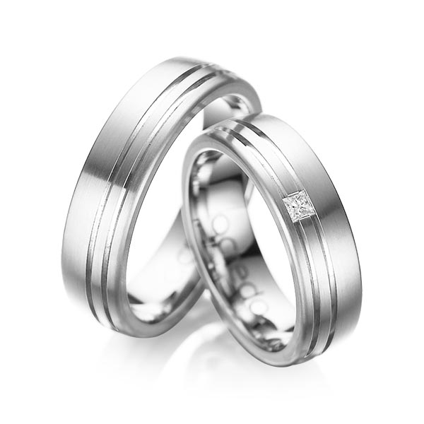 Set Klassieke trouwringen in buiten witgoud 14 kt. , binnen witgoud 14 kt. met in totaal 0,05 ct. Princess-Diamant tw/si van acredo - A-1040-7 Set Klassieke trouwringen in buiten witgoud 14 kt. , binnen witgoud 14 kt. met in totaal 0,05 ct. Princess-Diamant tw/si van acredo - A-1040-7