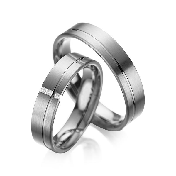 Set Klassieke trouwringen in dark grey gold 14 kt. met in totaal 0,03 ct. Briljant tw/si van acredo - A-1037-11 Set Klassieke trouwringen in dark grey gold 14 kt. met in totaal 0,03 ct. Briljant tw/si van acredo - A-1037-11