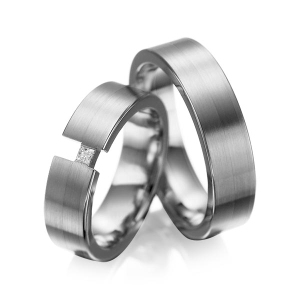 Set klassieke trouwringen in dark grey gold 14 kt. met in totaal 0,05 ct. Princess-Diamant tw/si van acredo - A-1025-14 Set klassieke trouwringen in dark grey gold 14 kt. met in totaal 0,05 ct. Princess-Diamant tw/si van acredo - A-1025-14