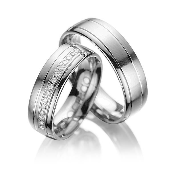 Set Klassieke trouwringen in dark grey gold 14 kt. met in totaal 0,15 ct. Briljant tw/si van acredo - A-1034-5 Set Klassieke trouwringen in dark grey gold 14 kt. met in totaal 0,15 ct. Briljant tw/si van acredo - A-1034-5