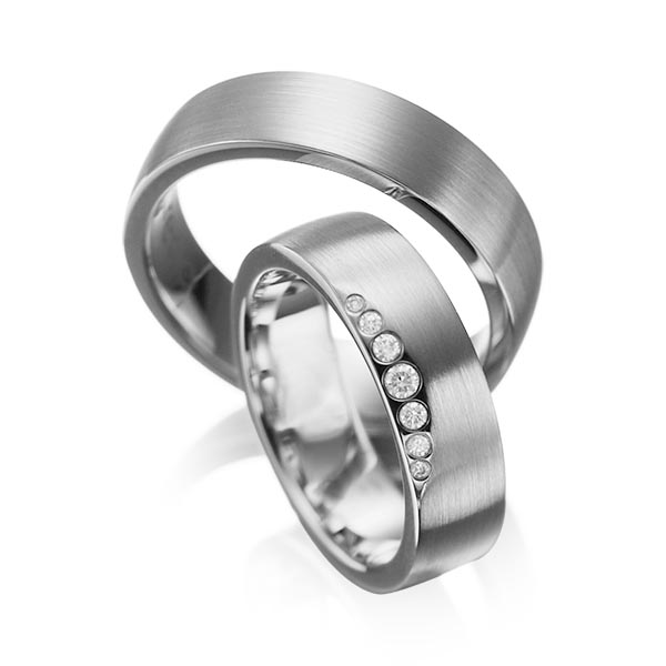 Set klassieke trouwringen in dark grey gold 14 kt. met in totaal 0,1 ct. Briljant tw/si van acredo - A-1026-2 Set klassieke trouwringen in dark grey gold 14 kt. met in totaal 0,1 ct. Briljant tw/si van acredo - A-1026-2