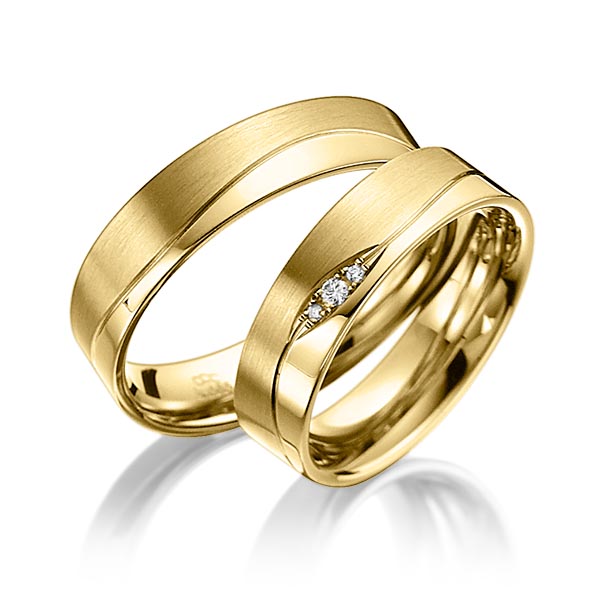 Set Klassieke trouwringen in geelgoud 14 kt. met in totaal 0,03 ct. Briljant tw/si van acredo - A-3012-4 Set Klassieke trouwringen in geelgoud 14 kt. met in totaal 0,03 ct. Briljant tw/si van acredo - A-3012-4