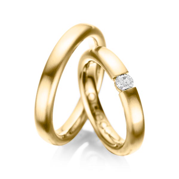 Set klassieke trouwringen in geelgoud 14 kt. met in totaal 0,2 ct. Briljant tw/si van acredo - A-1051-1 Set klassieke trouwringen in geelgoud 14 kt. met in totaal 0,2 ct. Briljant tw/si van acredo - A-1051-1