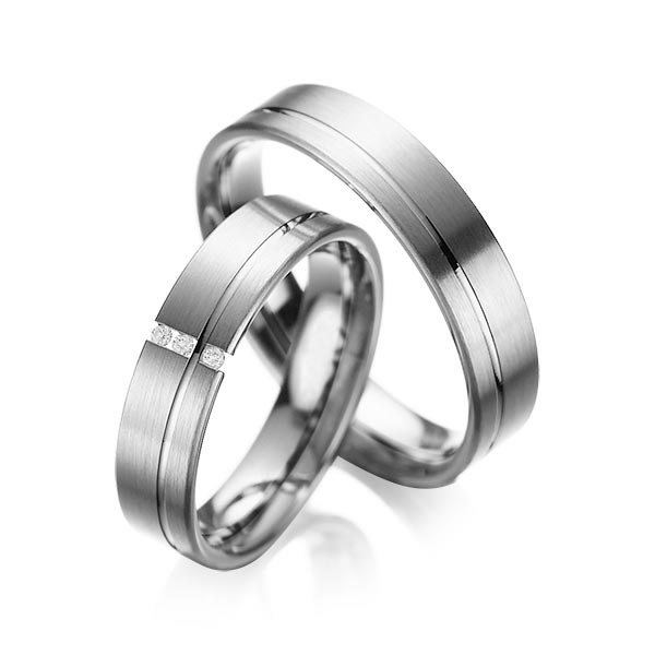 Set Klassieke trouwringen in grijsgoud 14 kt. met in totaal 0,03 ct. Briljant tw/si van acredo - A-1037-8 Set Klassieke trouwringen in grijsgoud 14 kt. met in totaal 0,03 ct. Briljant tw/si van acredo - A-1037-8