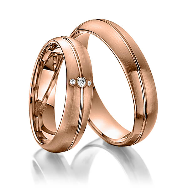 Set Klassieke trouwringen in roodgoud 14 kt. met in totaal 0,03 ct. Briljant tw/si van acredo - A-4006-5 Set Klassieke trouwringen in roodgoud 14 kt. met in totaal 0,03 ct. Briljant tw/si van acredo - A-4006-5