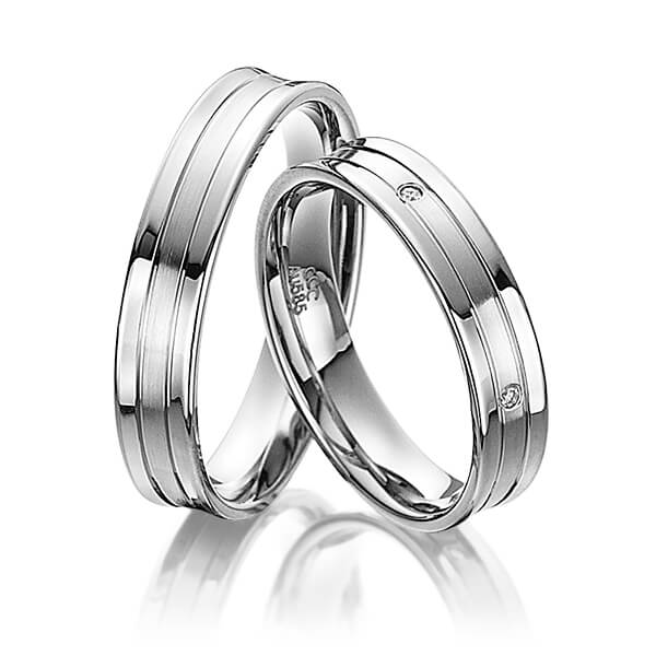 Set Klassieke trouwringen in witgoud 14 kt. met in totaal 0,04 ct. Briljant tw/si van acredo - A-4010-1 Set Klassieke trouwringen in witgoud 14 kt. met in totaal 0,04 ct. Briljant tw/si van acredo - A-4010-1