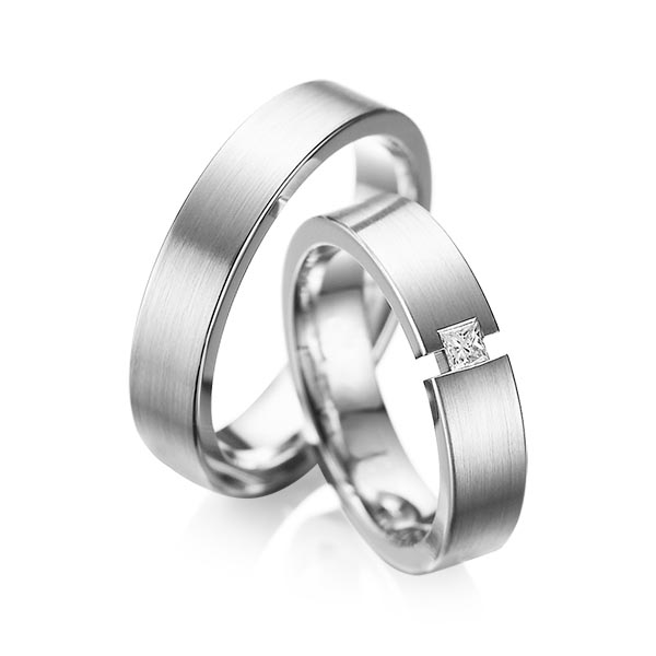 Set klassieke trouwringen in witgoud 14 kt. met in totaal 0,1 ct. Princess-Diamant tw/si van acredo - A-1041-1 Set klassieke trouwringen in witgoud 14 kt. met in totaal 0,1 ct. Princess-Diamant tw/si van acredo - A-1041-1